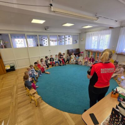 Ratownicy wśród najmłodszych – edukacyjna wizyta w przedszkolu w Kątach Wrocławskich