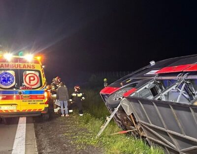 Wypadek autokaru z amerykańskimi żołnierzami na A4 – nasze ZRM w akcji
